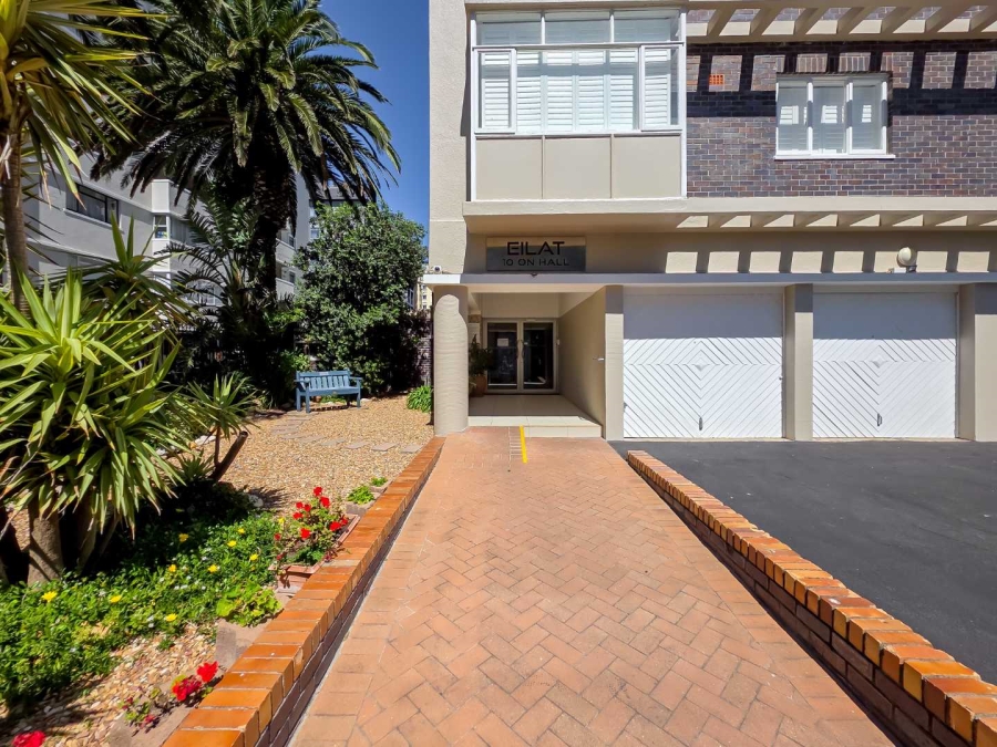 2 Bedroom Property for Sale in Sea Point Western Cape